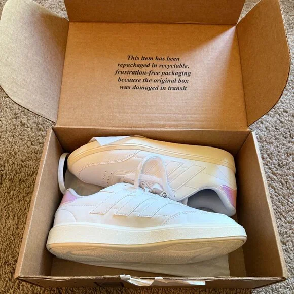 NIB adidas Women's Courtblock Sneaker - Picture 8 of 15